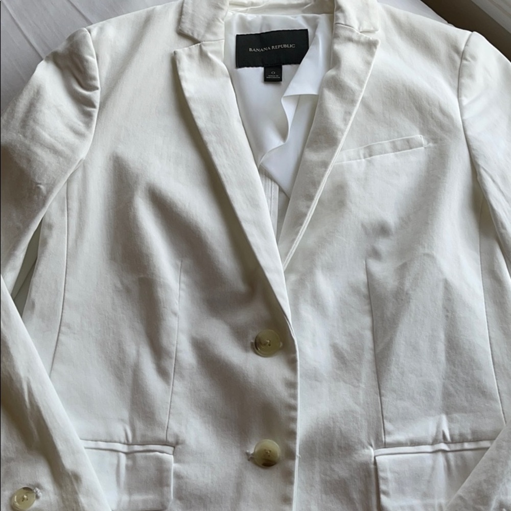 Banana Republic women’s 2-button blazer size 0